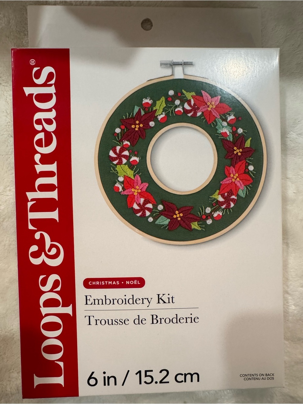 NEW Loops & Threads 6" Poinsettia & Peppermint Wreath Embroidery Kit